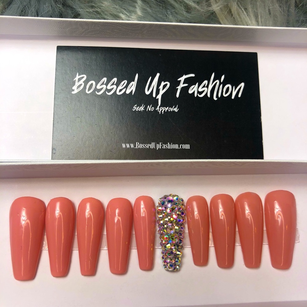 Press on nails